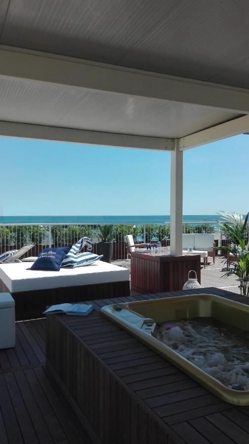 Hotel Apollo Riccione Bagian luar foto